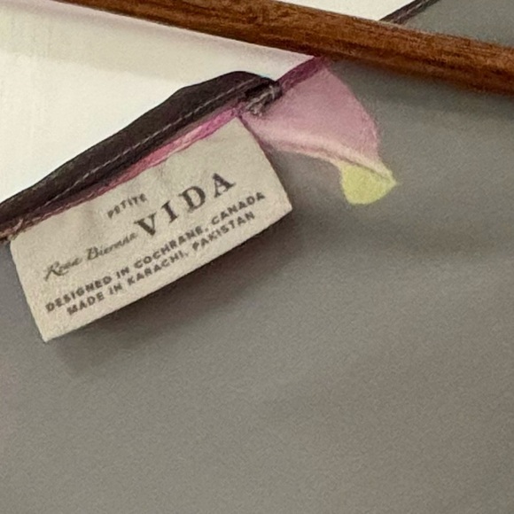 VIDA| Exquisite Sheer Wrap Shawl Open Cardigan w/Calla Lily Design on Black O/S - Picture 5 of 8